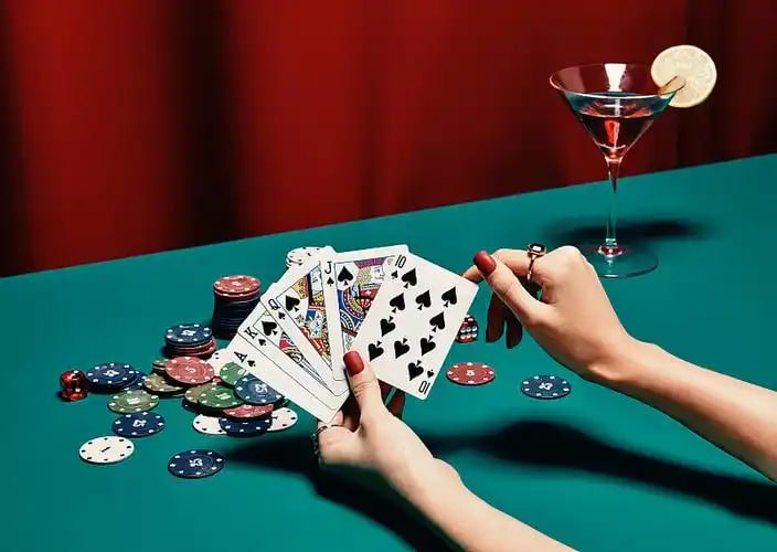 popa77 မိုဘိုင်း APP ဖြင့် Esports ပွဲ Odds ကြည့်ရှုနေသောမြင်ကွင်း